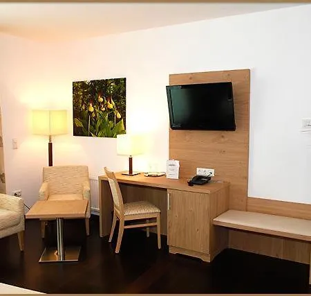 Relax- & Wanderhotel Poppengut ヒンターシュトダー