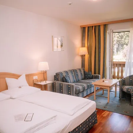 Relax-&wanderhotel Poppengut 4*