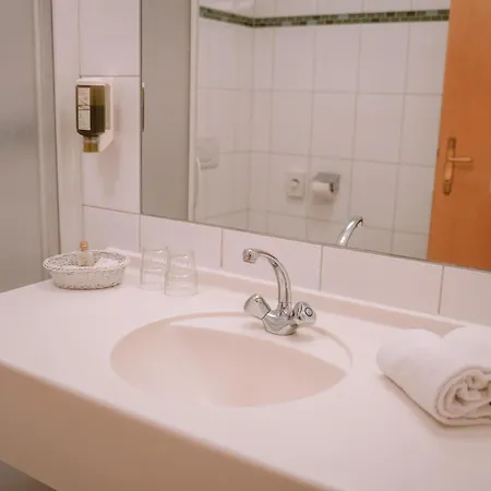 Relax-&wanderhotel Poppengut 4*