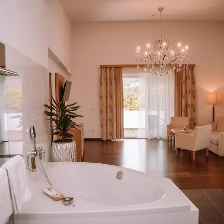 Relax-&wanderhotel Poppengut 4*
