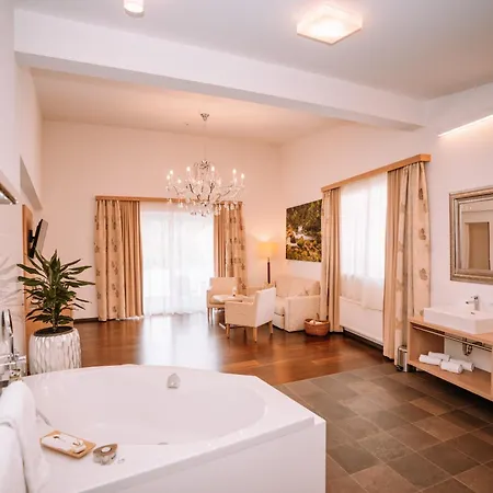 Relax-&wanderhotel Poppengut Hotel 4*
