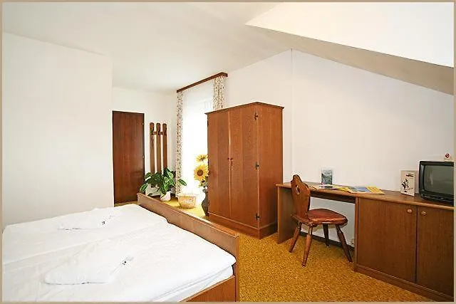 Relax- & Wanderhotel Poppengut ヒンターシュトダー