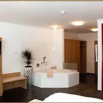 Relax- & Wanderhotel Poppengut מלון 4*