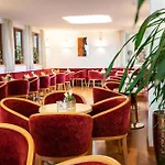 Relax-&wanderhotel Poppengut Hotel 4*