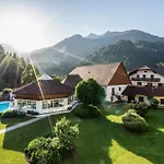 Relax-&wanderhotel Poppengut Hotel